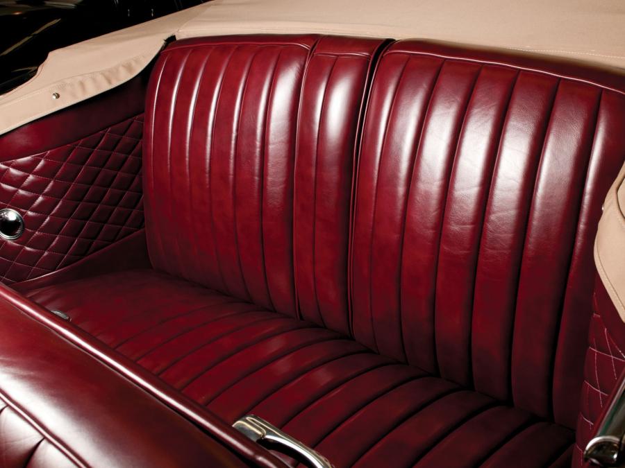 Интерьер Hudson Custom Commodore Eight Convertible Brougham 1950 года  (фото 21 из 21)